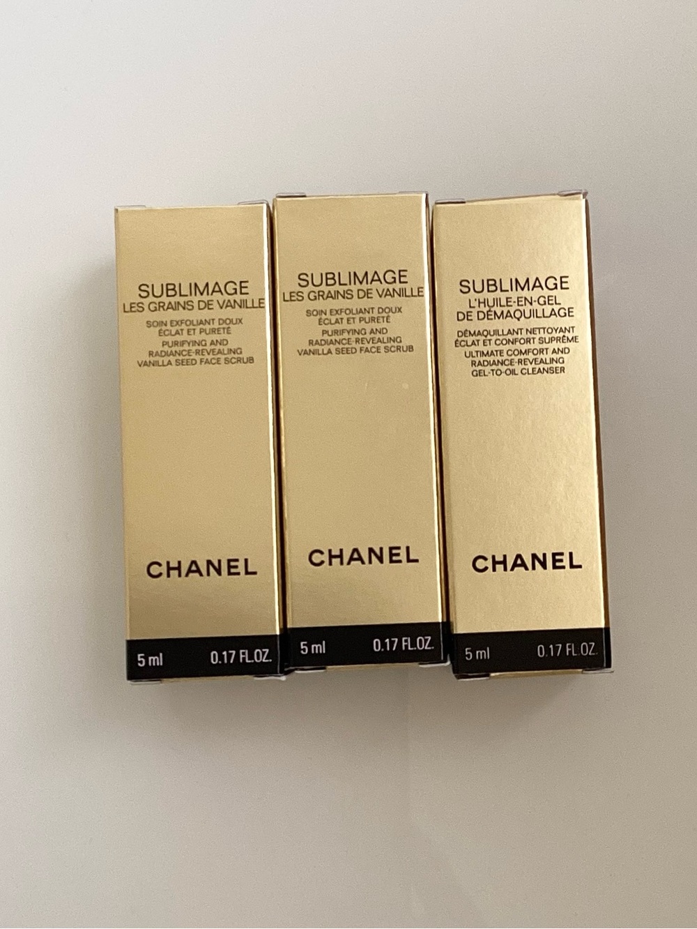 CHANEL Sublimage Vanilla Seed & Gel-to-Oil Cleanser Samples in Gold